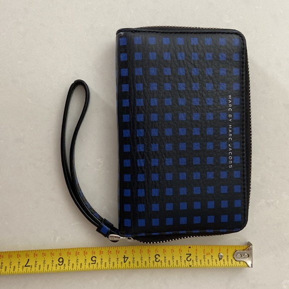 Marc Jacobs Leather Wristlet - Picture 6 of 6